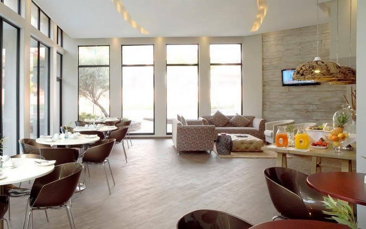 The Lakes Boutique Lodge Pretoria Compare Deals