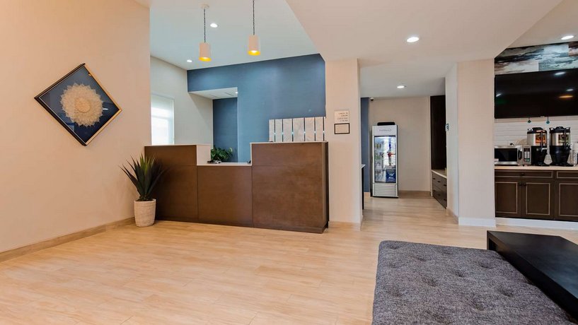Best Western Plus Commerce Parkway Inn & Suites