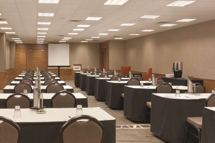 Radisson Hotel & Conference Center Calgary Airport East