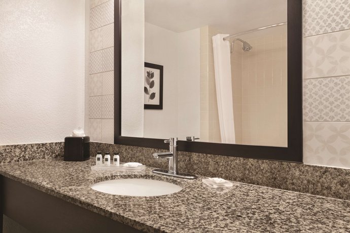 Country Inn & Suites by Radisson San Diego North CA