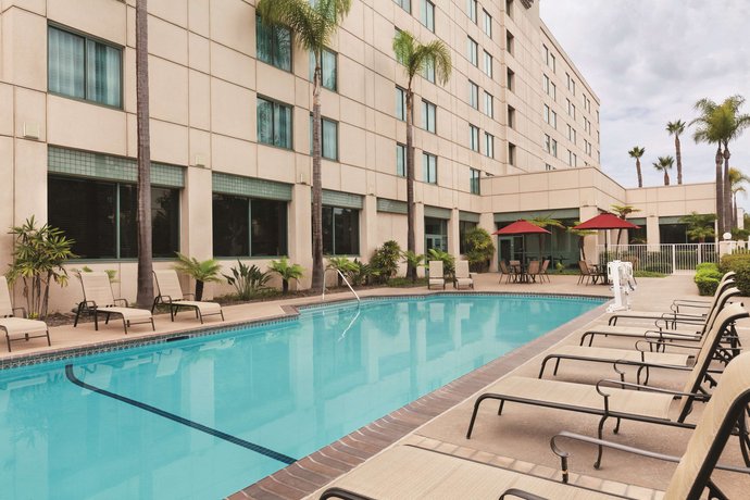 Country Inn & Suites by Radisson San Diego North CA