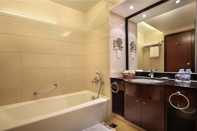Lijiang Waterfall Hotel Guilin