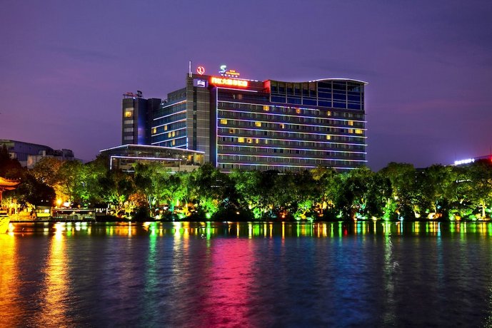 Lijiang Waterfall Hotel Guilin