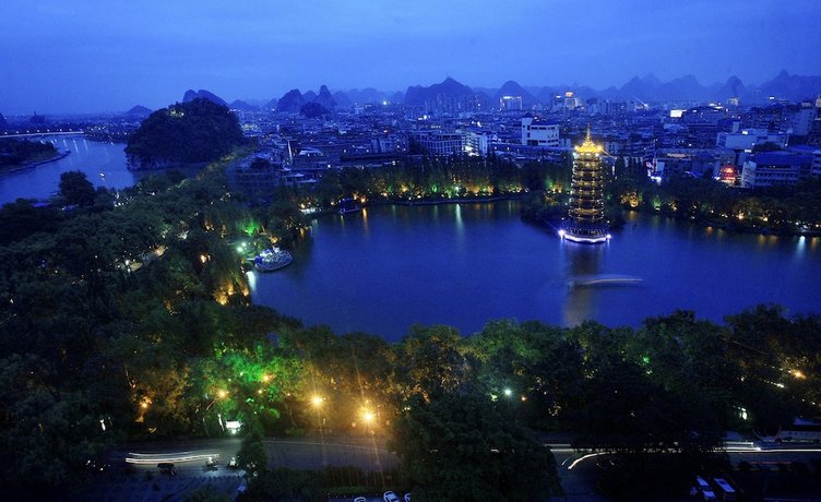 Lijiang Waterfall Hotel Guilin