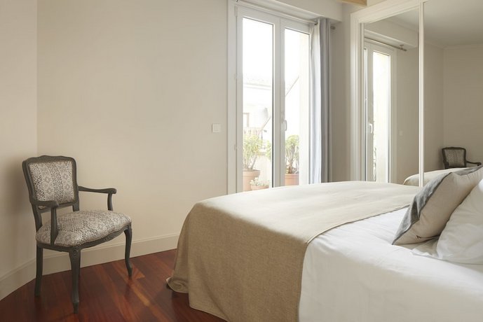 Garibay Terrace Apartment by FeelFree Rentals