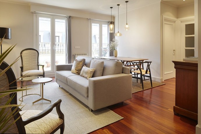 Garibay Terrace Apartment by FeelFree Rentals