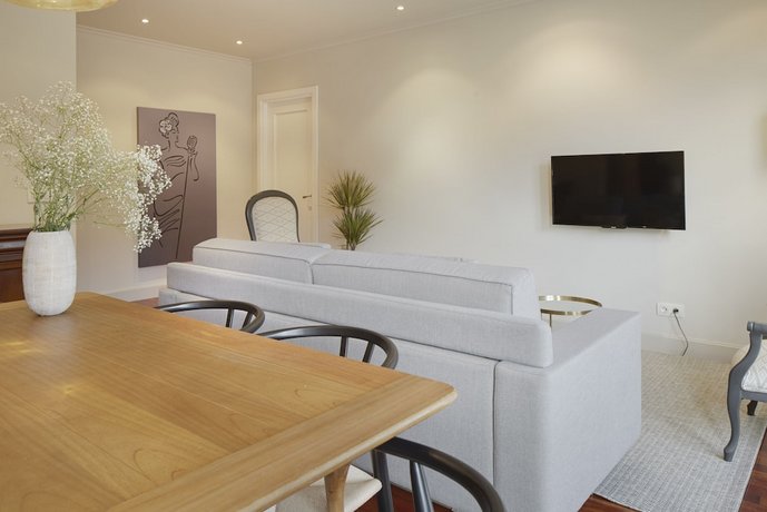 Garibay Terrace Apartment by FeelFree Rentals
