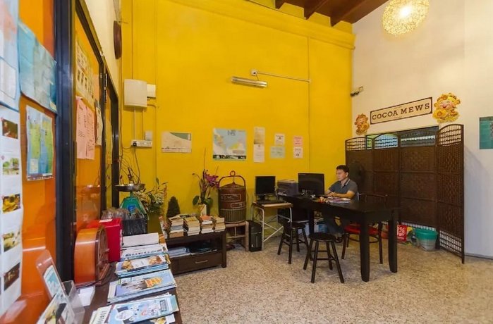 Cocoa Mews Cafe And Homestay George Town Compare - 