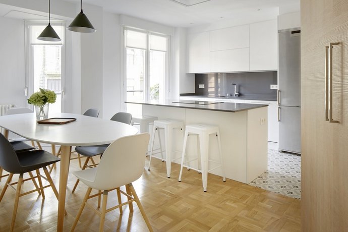 Larroka Apartment by FeelFree Rentals