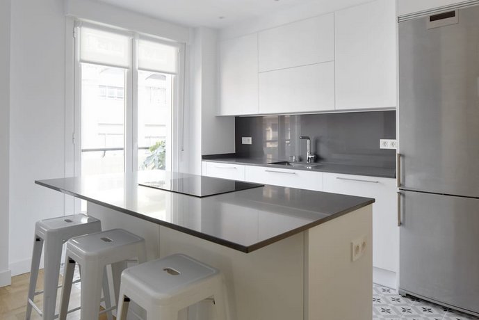Larroka Apartment by FeelFree Rentals