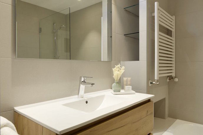 Larroka Apartment by FeelFree Rentals