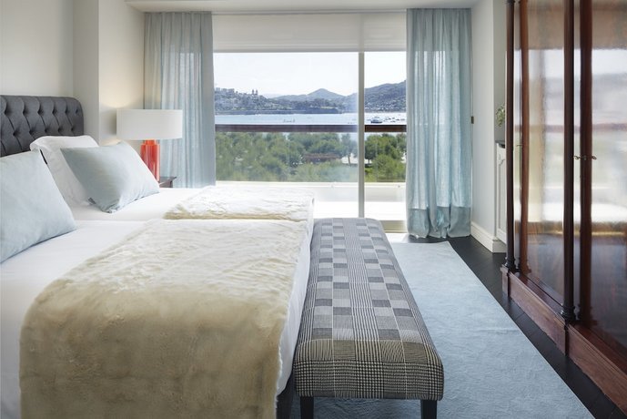 Playa de La Concha 10 by FeelFree Rentals