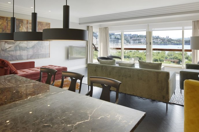 Playa de La Concha 10 by FeelFree Rentals
