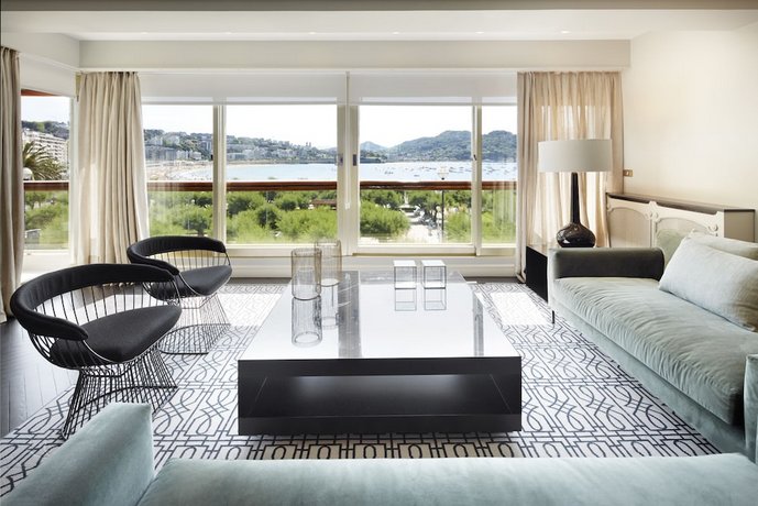 Playa de La Concha 10 by FeelFree Rentals