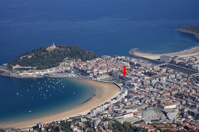 Playa de La Concha 10 by FeelFree Rentals