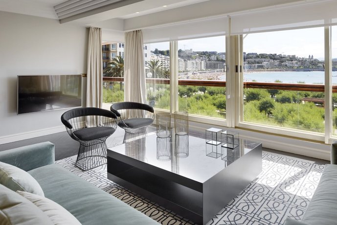 Playa de La Concha 10 by FeelFree Rentals