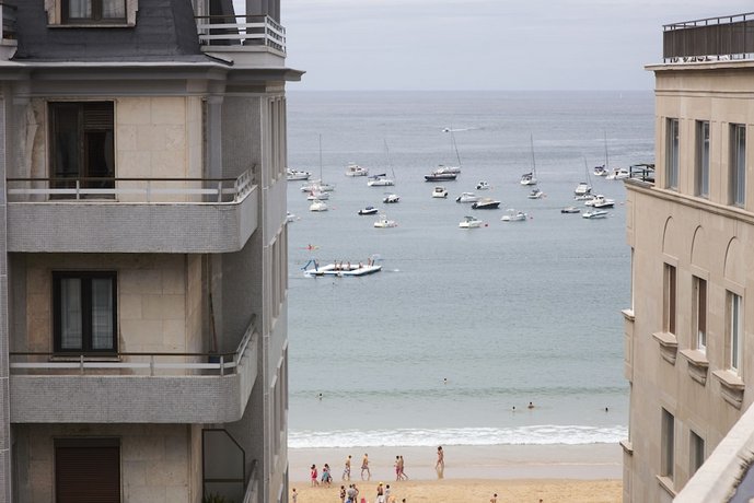 Zubieta Playa 3 Apartment by FeelFree Rentals