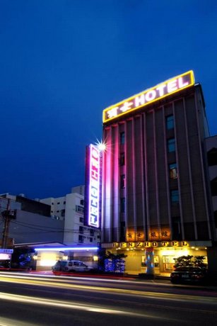 Benz Hotel