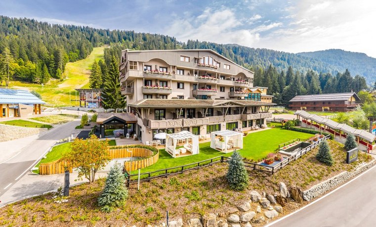 Hotel Spinale Madonna di Campiglio Ski Resort Italy thumbnail