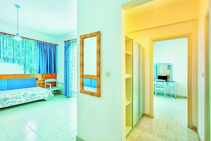Xenios Faros Apartments