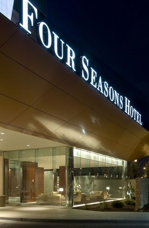 Four Seasons St Louis