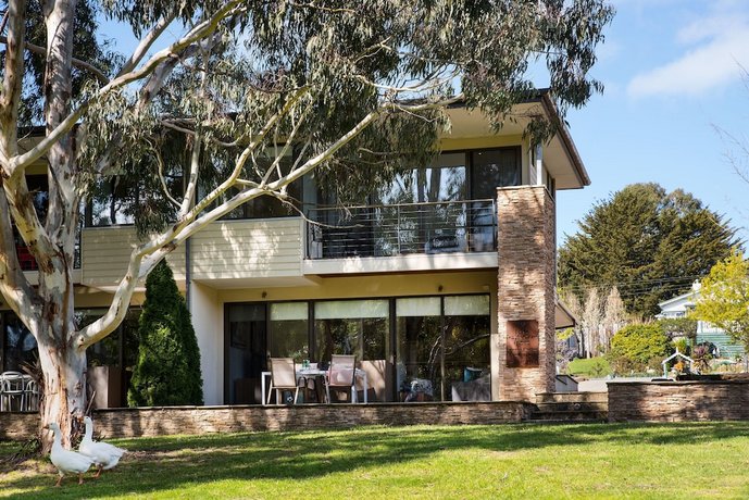 Lake Daylesford Lodge 6
