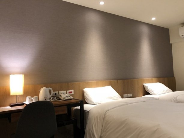 Honest & Warm Hotel