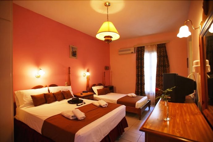 Dolphin Hotel