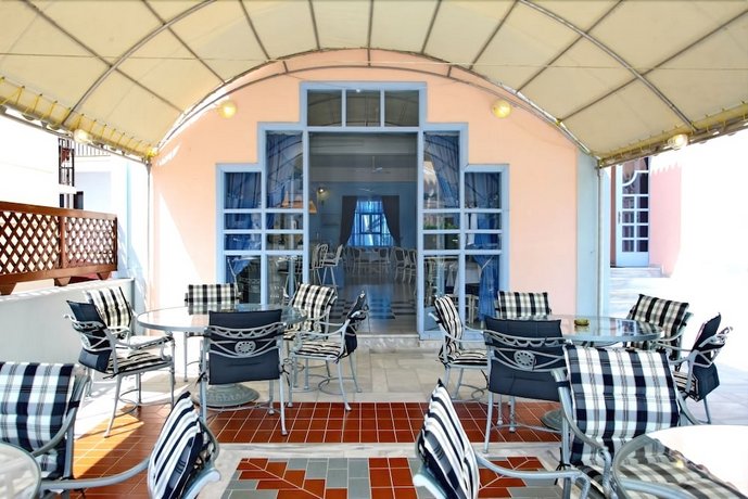 Dolphin Hotel