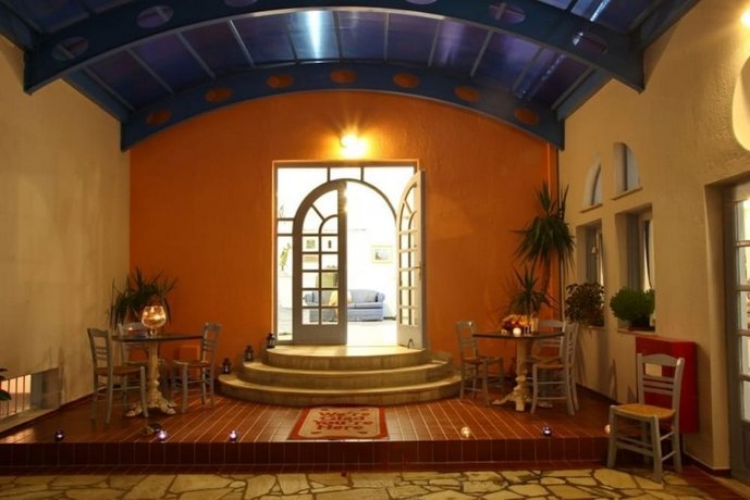 Dolphin Hotel