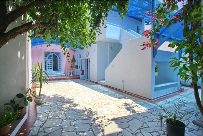 Dolphin Hotel