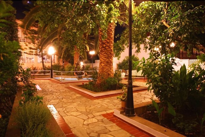 Dolphin Hotel