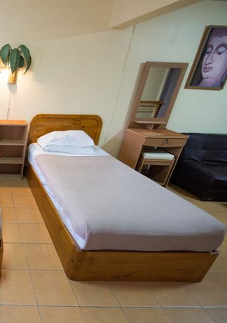 Funky Monkey Guesthouse & Tours