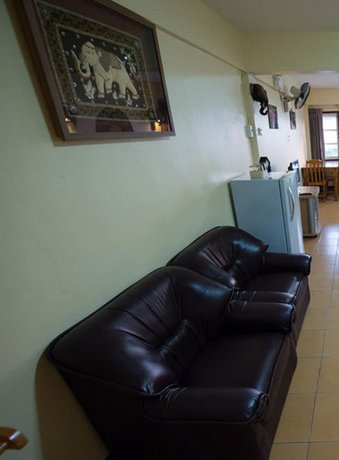 Funky Monkey Guesthouse & Tours