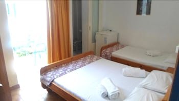 Aratos Hotel