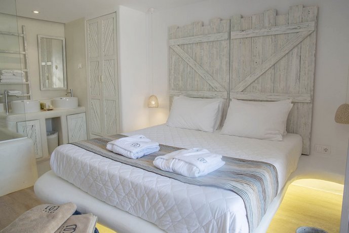 Akkadian Lgbt Boutique Hotel (ex. Three Shades Mykonos)