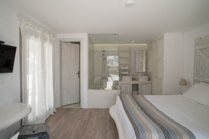 Akkadian Lgbt Boutique Hotel (ex. Three Shades Mykonos)