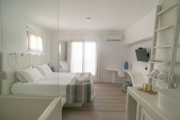 Akkadian Lgbt Boutique Hotel (ex. Three Shades Mykonos)