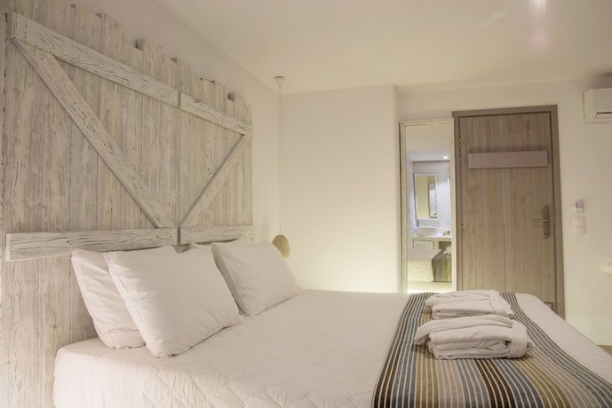 Akkadian Lgbt Boutique Hotel (ex. Three Shades Mykonos)