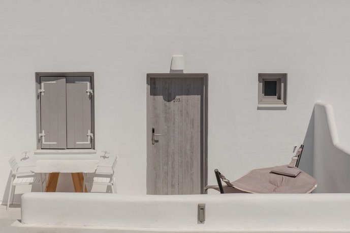 Akkadian Lgbt Boutique Hotel (ex. Three Shades Mykonos)