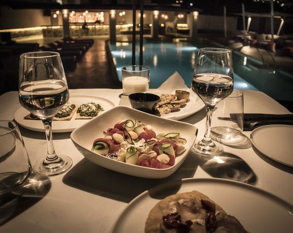 Akkadian Lgbt Boutique Hotel (ex. Three Shades Mykonos)
