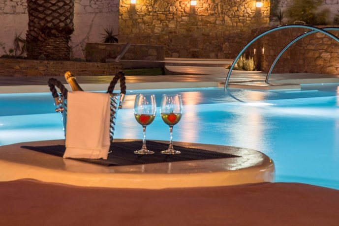Akkadian Lgbt Boutique Hotel (ex. Three Shades Mykonos)
