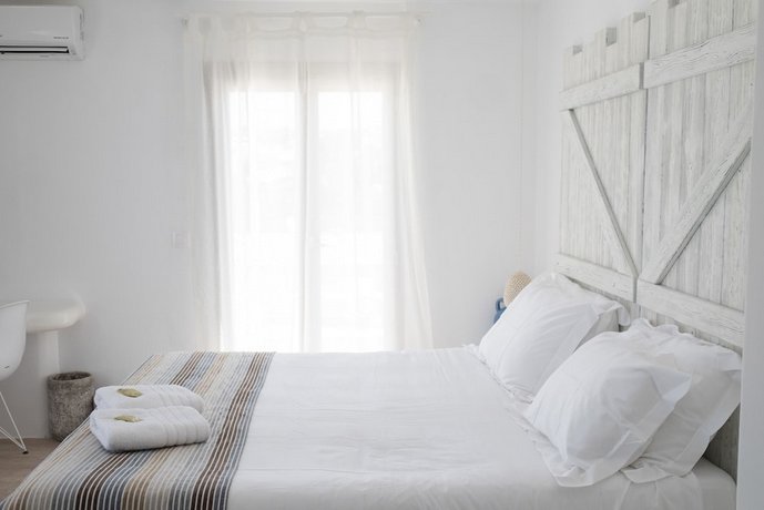 Akkadian Lgbt Boutique Hotel (ex. Three Shades Mykonos)