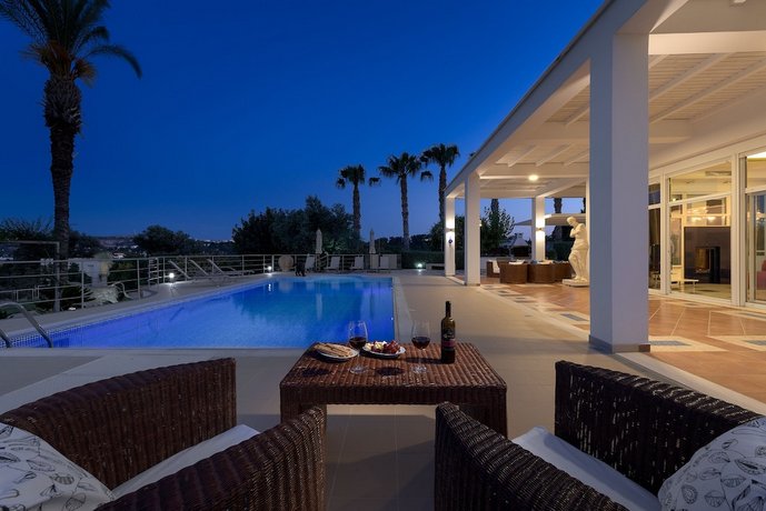 Grande Dame Villa