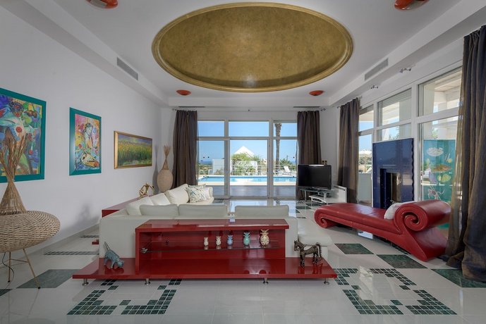 Grande Dame Villa