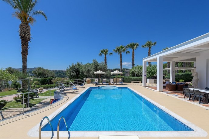 Grande Dame Villa
