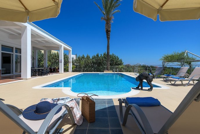 Grande Dame Villa