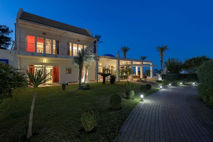 Grande Dame Villa