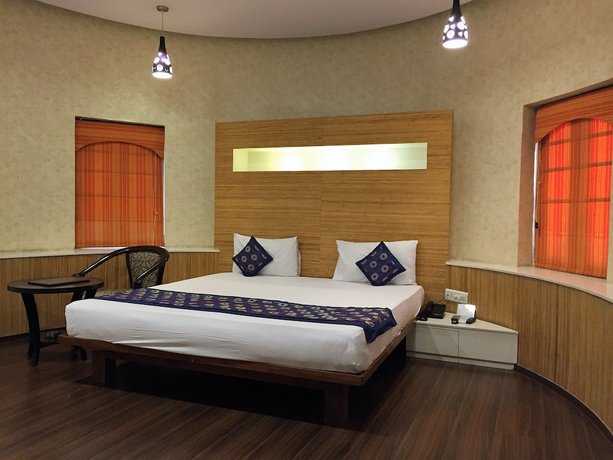 Ratnawali - A Vegetarian Heritage Hotel