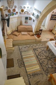 Kamariko Traditional House